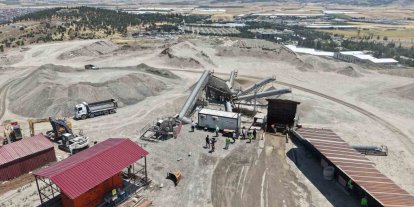 Kahramanmaraş’ta 200 bin metreküp enkaz ekonomiye kazandırıldı