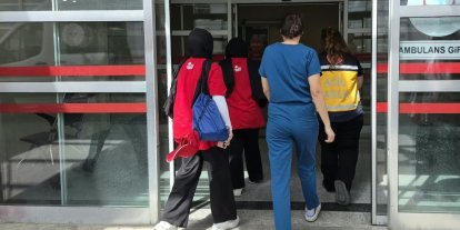 4 öğrenci yemekten zehirlendi