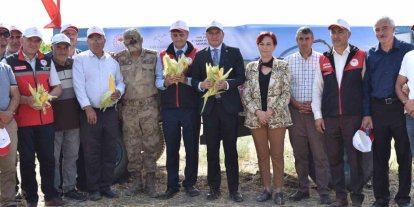 Tuşba’da "Silajlık Mısır Hasadı Tarla Günü" düzenlendi