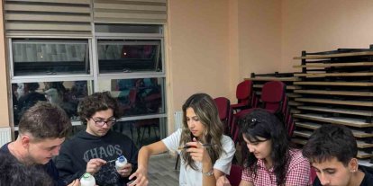 Gençler sanatla üretiyor, yeteneklerini geliştiriyor