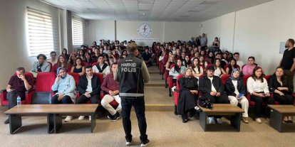 Afyonkarahisar’da üniversite öğrencilerine ‘Narko Gençlik’ eğitimi