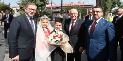 Bakan Güler, Kars Valiliğini ve Belediyesini ziyaret etti