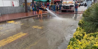 Ayancık’ta yoğun yağış sonrası temizlik çalışması