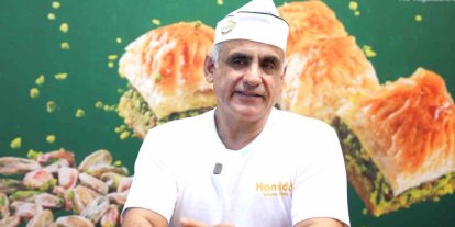 Amerikan aksanıyla Gaziantep baklavasını anlattı, sosyal medyayı salladı