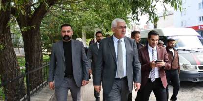 Türkiye Yüzyılı Buluşmaları için Kars’a gelen AK Parti Erzurum Milletvekili Öz, Sarıkamış’ta esnaf ve teşkilatla buluştu