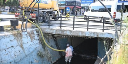 Kuşadası’nda Damlacık Deresi temizlendi