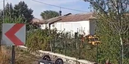 Elazığ’da araç şarampole devrildi: 2 yaralı