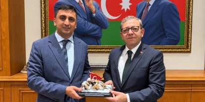 Kars Valisi Ziya Polat’tan Azerbaycan Başkonsolosu Zeynalov’a hayırlı olsun ziyareti