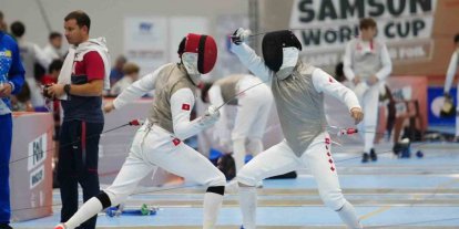 Yıldızlar ve Gençler Flöre Dünya Kupası’nda sporcular, kılıçlarını Samsun’da sallıyor