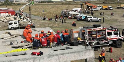 Erzincan’da 6,9 büyüklüğündeki deprem senaryosu sahada uygulandı