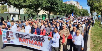 Batman’da festival coşkusu kortej yürüyüşüyle başladı