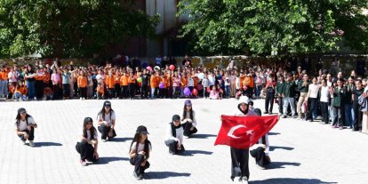 Çatak’ta İlköğretim Haftası kutlandı