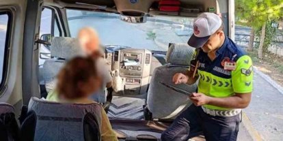Antalya’da okul servislerine jandarma denetimi: 8 araç trafikten men edildi