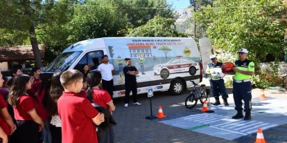 Köyceğiz’de Jandarma tarafından öğrencilere trafik eğitimi verildi