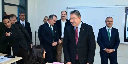 Vali Dr. Erdinç Yılmaz lise öğrencileriyle bir araya geldi