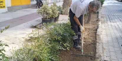 Şehzadeler’de parklar dört mevsim bakımlı tutuluyor