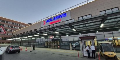 Evde baygın halde bulunan yaşlı çift hastaneye kaldırıldı