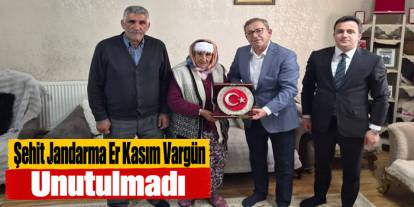 Kars Valisi Ziya Polat Dağpınar’da Şehit Ailesiyle Bir Araya Geldi
