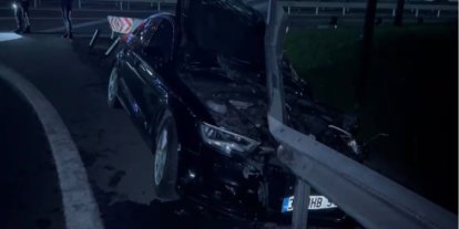 Bahçelievler’de virajı alamayan otomobil bariyere çarptı: 1 yaralı