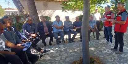 Uşak’ta tarım ekipleri üreticilerle bir araya geliyor