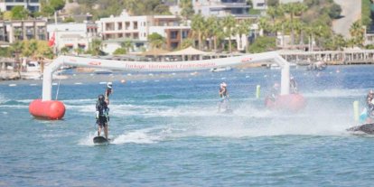 Bodrum’da deniz üzerinde hız ve adrenalin yarışı