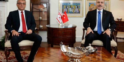 Bakan Fidan, KKTC Cumhurbaşkanı Erhürman ve Dışişleri Bakanı Ertuğruloğlu ile bir araya geldi