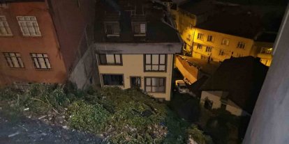 Eyüpsultan’da yağmur sonrası toprak kaydı: 25 kişi tedbiren tahliye edildi