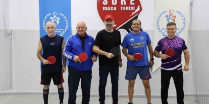 Başkan Arıkan, Söke Belediyesporlu masa tenisçilerin antrenmanına katıldı