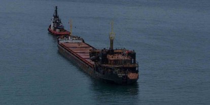 Savaşın izlerini taşıyan VOLGA-4007 isimli gemi Trabzon açıklarında