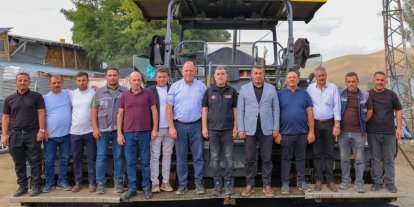 Bayburt’un grup yollarında asfalt ve genişletme çalışmaları sürüyor