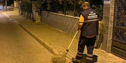 Efeler’de temizlik mesaisi sürüyor