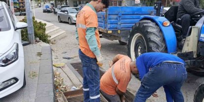 Ayvalık’ta mazgal ve yağmur suyu kanallarında büyük temizlik