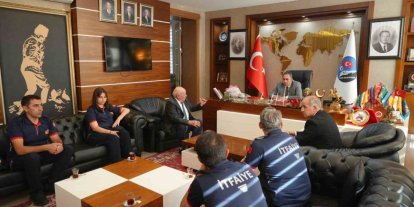 Kars’ta İtfaiye Haftası ziyareti: Başkan Senger itfaiyecileri ağırladı