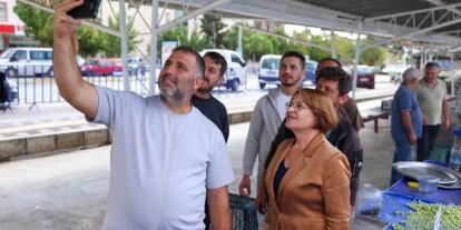 Başkan Gençay, zeytin pazarında üreticilerle buluştu