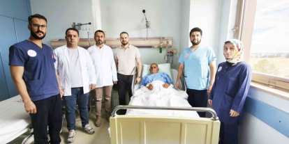 Mesanesinden 42 parça taş çıkarılan hasta sağlığına kavuştu