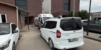 Ambulans girişine park eden sürücü tepkilere neden oldu