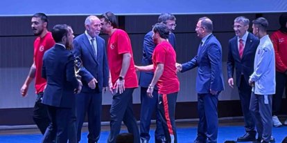 Cumhurbaşkanı Yardımcısı Yılmaz: "Bugün ülkemizde toplam 5 bin 555 gençlik ve spor tesisi var"