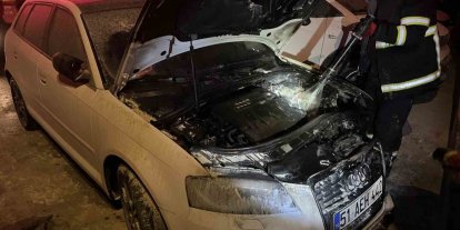 Niğde’de park halindeki otomobil yandı