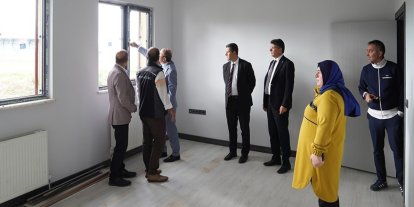 Rektör Çakmak Spor Bilimleri Fakültesinin yeni hizmet binasında incelemelerde bulundu