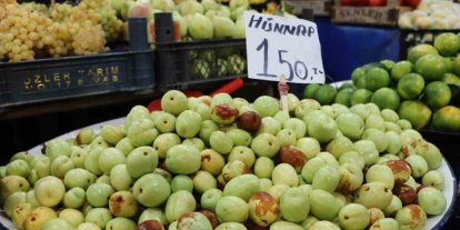Sivas’ta tezgahların yeni gözdesi ’hünnap’ meyvesinin faydaları saymakla bitmiyor