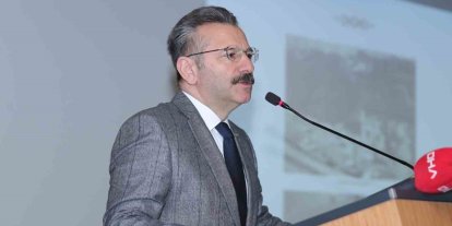 Vali Hüseyin Aksoy, Eskişehir Şehir Hastanesi’nde 14 Mart Tıp Bayramı’nı kutladı