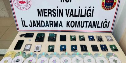 Mersin’de müstehcenlik operasyonu: Şüpheli 19 hard diskle yakalanıp tutuklandı