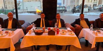 Sarıkamış MHP ilçe teşkilatı iftarda buluştu