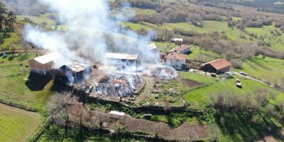 Kastamonu’da elektrik panosu patladı: 3 ev ve 3 ahır küle döndü