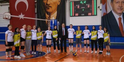 Voleybol Turnuvası öğrencilerden yoğun ilgi gördü