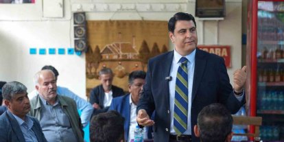 Başkan Yılmaz, Karşıyaka’da esnaf ve vatandaşlarla bir araya geldi