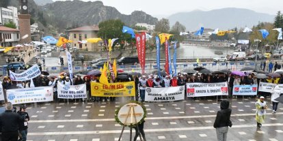 Amasya’da yağmur altında 1 Mayıs kutlaması