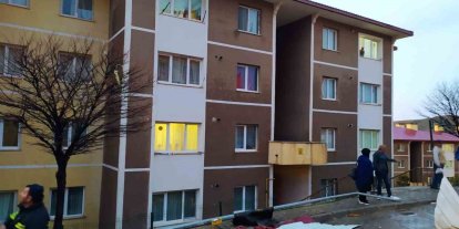 Bayburt’ta kuvvetli rüzgar evlerin çatılarını uçurdu