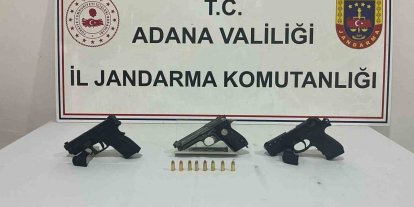 Şüpheli şahıslardan 3 ruhsatsız tabanca ele geçirildi