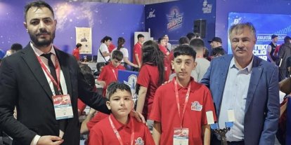 Başkan Pütün, Beyağaçlı öğrencileri KKTC TEKNOFEST’te yalnız bırakmadı